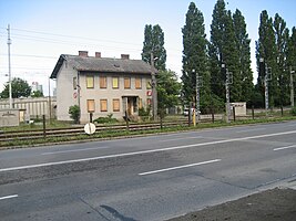 Bahnhofsgebäude des Donauuferbahnhofes straßenseitig gesehen