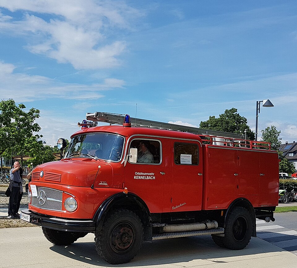 Datei:Hard-Feuerwehrfest-MB 710 HF-1968-01ASD.jpg
