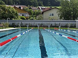 Schwimmerbereich mit 4 Schwimmbahnen