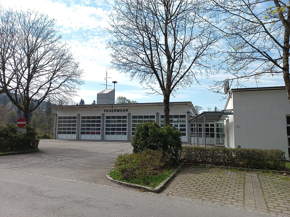 Datei:Kennelbach-fire station-Friedrich-Schindlerstrasse-01ASD.jpg