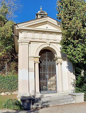 Gruft der Familie Rückeshäuser auf dem Friedhof Hinterbrühl