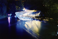 Murinsel-Graz-Nacht.jpg