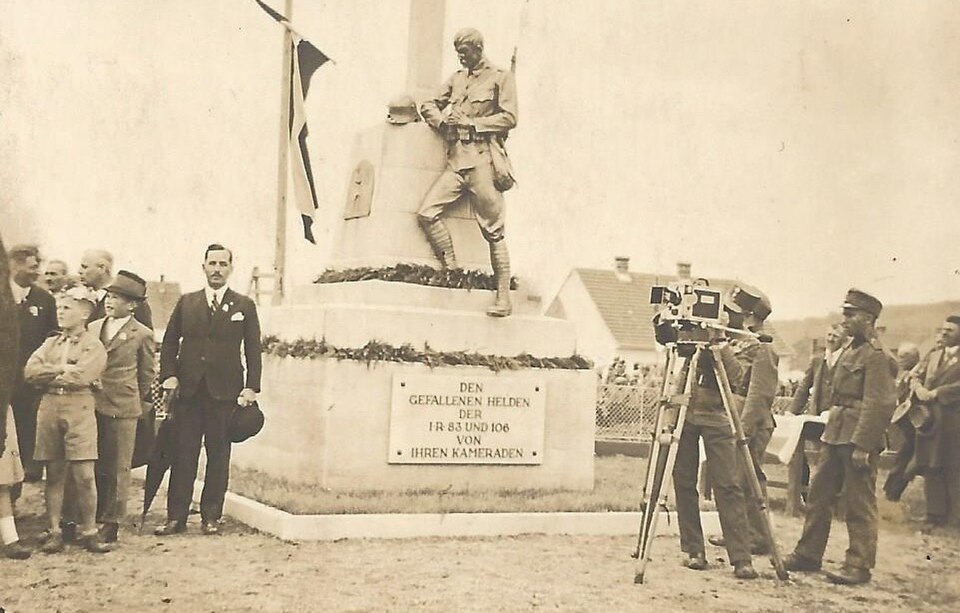 Datei:Pinkafeld Kriegerdenkmalenthüllung 1934 83aW.jpg