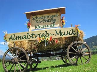 Schutzengel Kirchtag Ankündigungswagen.jpg