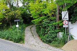 Abzweigung nach rechts des Breitenwegs von der Stammersdorfer Straße