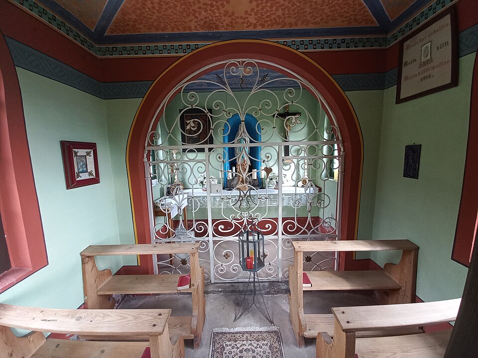 Datei:Buerserberg-Zwischenbaech-chapel-11ASD.jpg