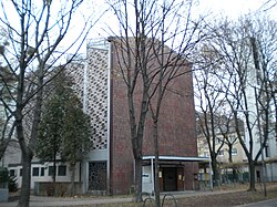 Die von 1960 bis 1962 neu erbaute Kirche.