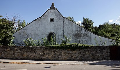 Vorbei an der Martinskapelle, später lebte hier die Künstlerin Maria Biljan-Bilger