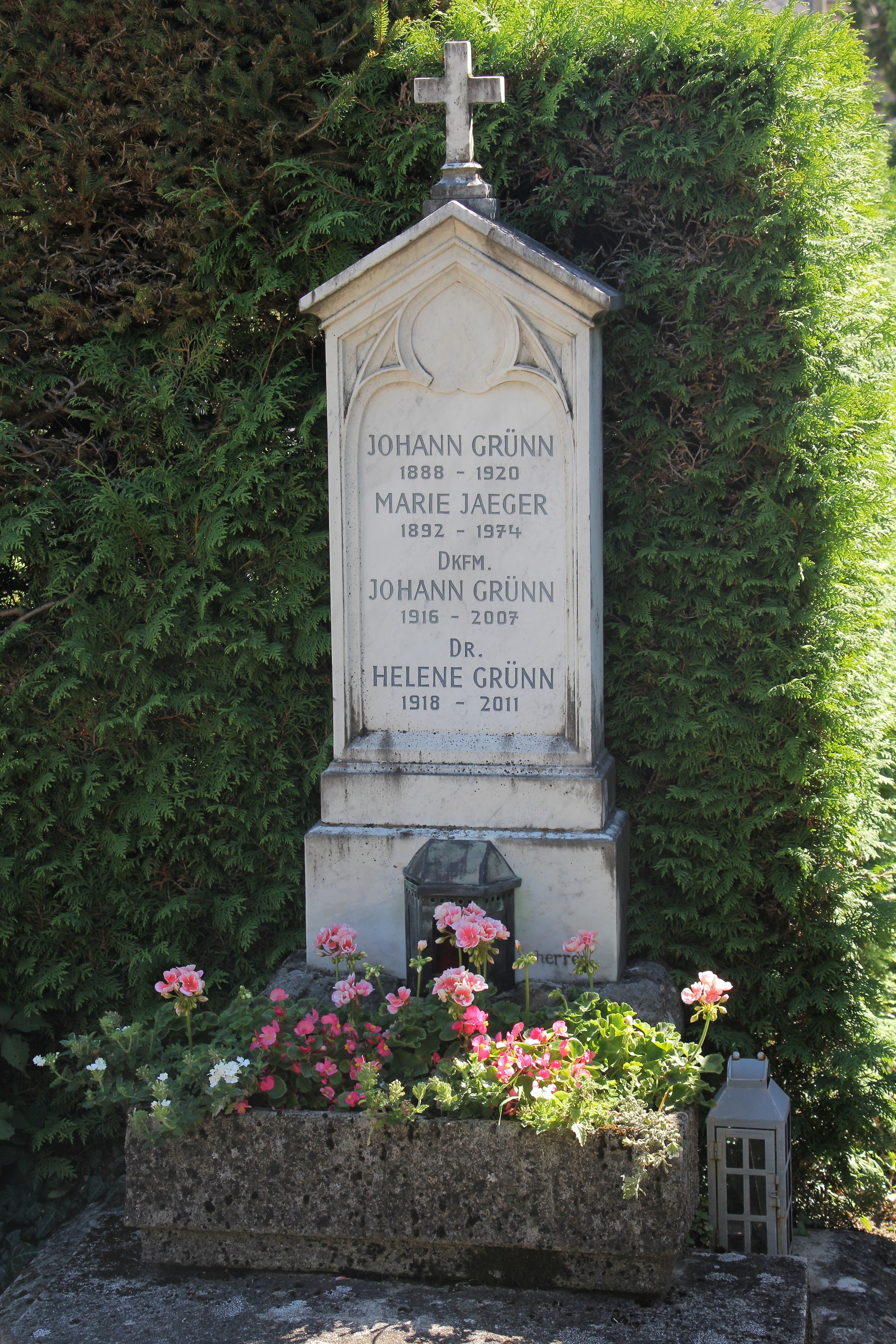 Grab am Stadtpfarrfriedhof