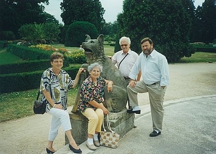 1995 Kulturfahrt nach Schloss Lednice, Rosa Fux, Hilda Burits, Furch Vater und Sohn